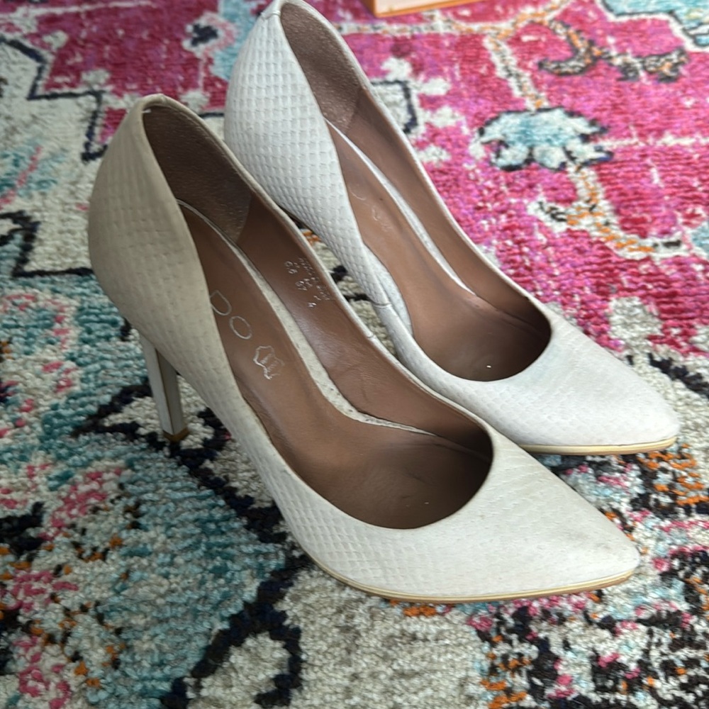 Aldo tan heel